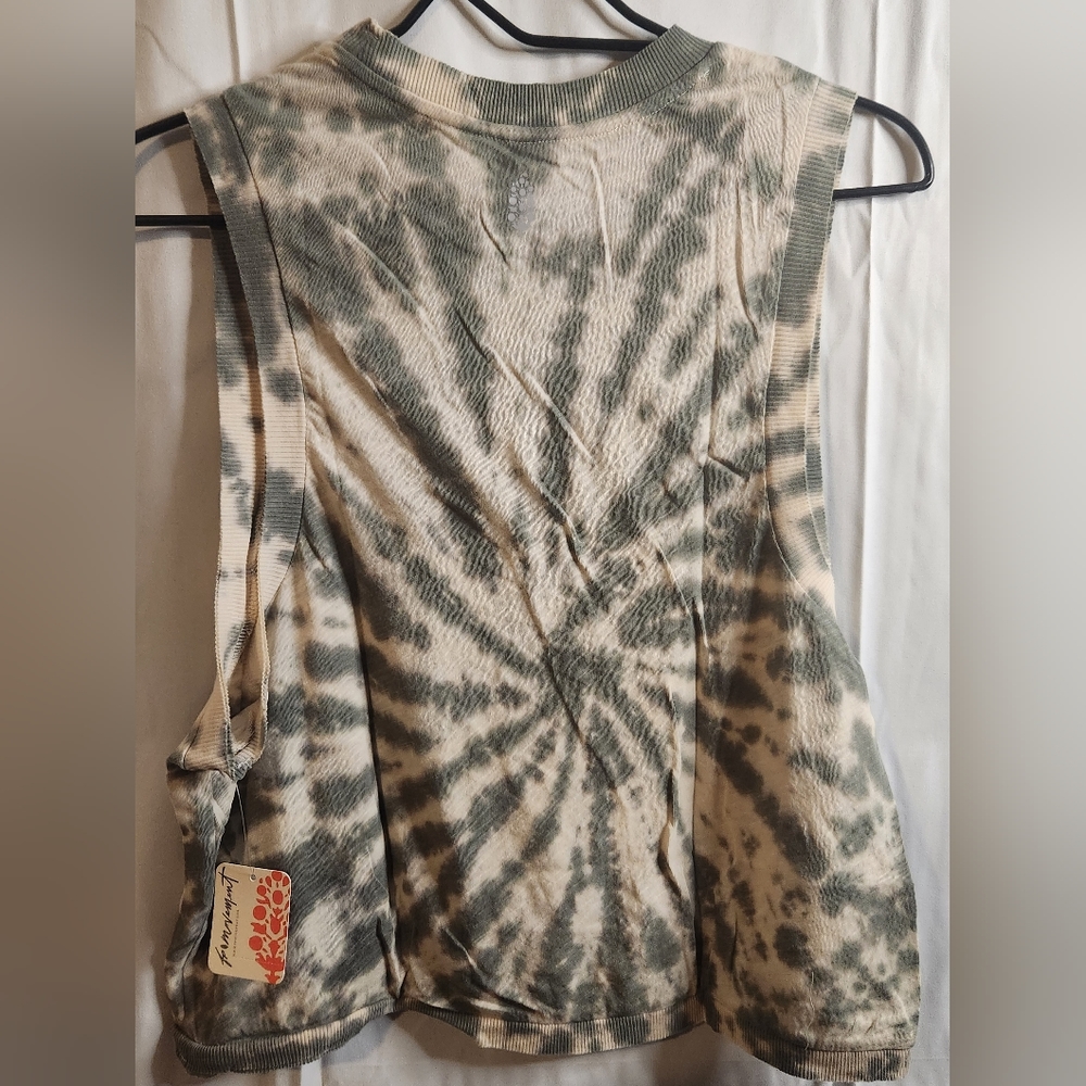 Free people love tie dye army green tank size XS